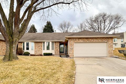 Photo of 13253 Lake Street, Omaha, NE 68164 (MLS # 22606070)