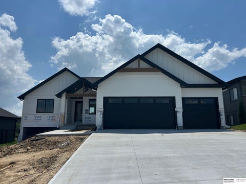 Photo of 16915 Benjamin Street, Bennington, NE 68007 (MLS # 22620327)