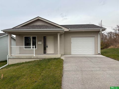 Photo of 3938 Blondo Street, Omaha, NE 68111 (MLS # 22533536)