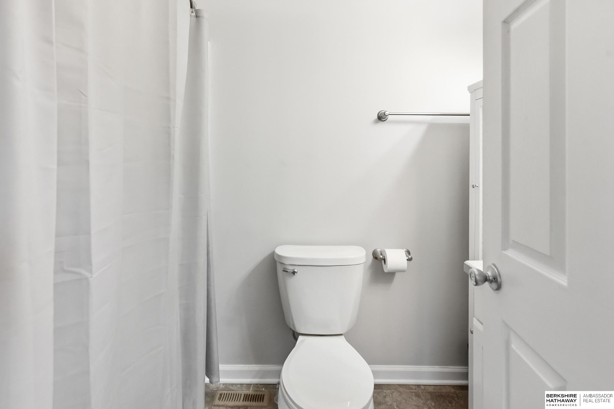 Fremont, Nebraska 68025, United States, 3 Bedrooms Bedrooms, ,2 BathroomsBathrooms,Residential,Active,236305