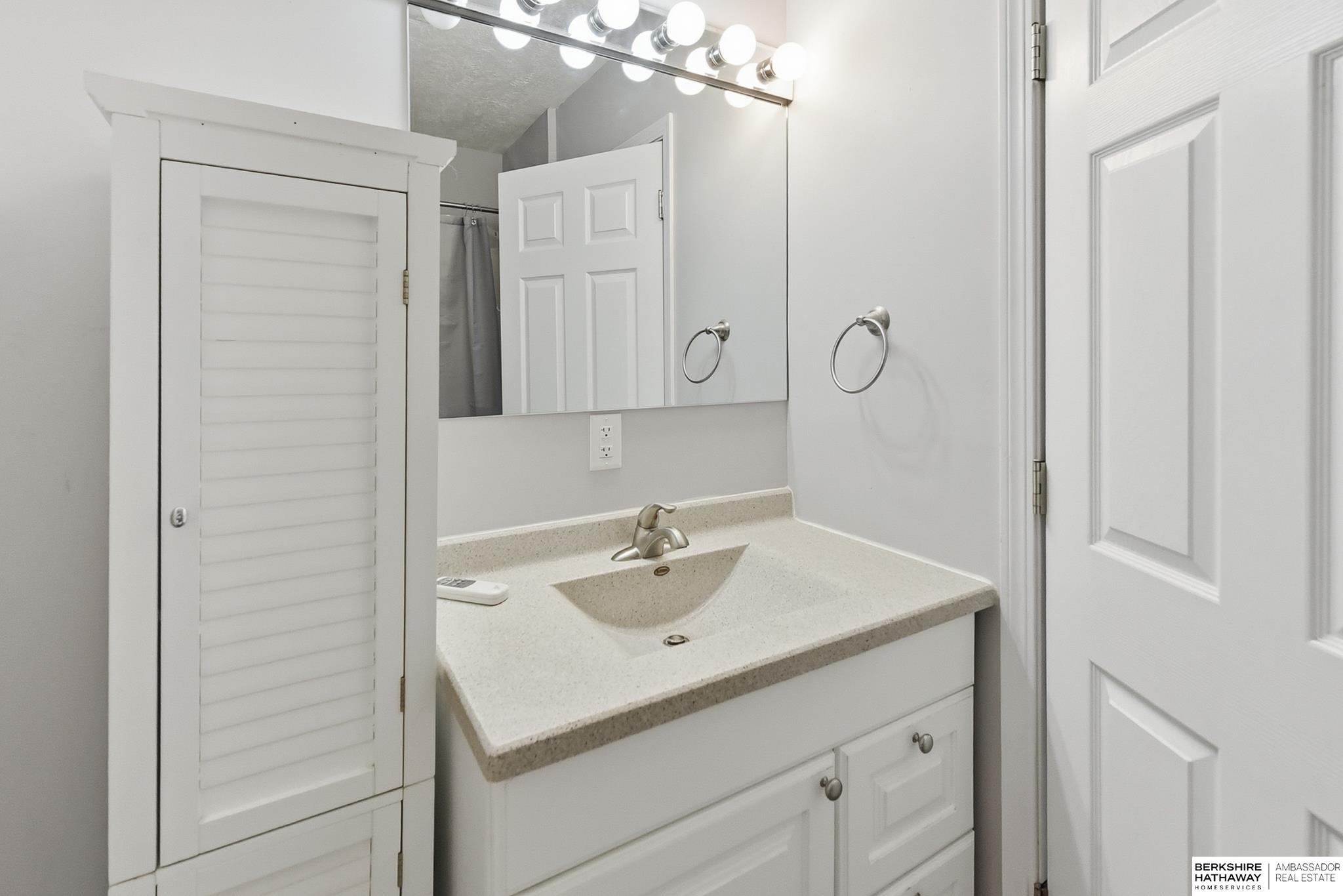 Fremont, Nebraska 68025, United States, 3 Bedrooms Bedrooms, ,2 BathroomsBathrooms,Residential,Active,236305