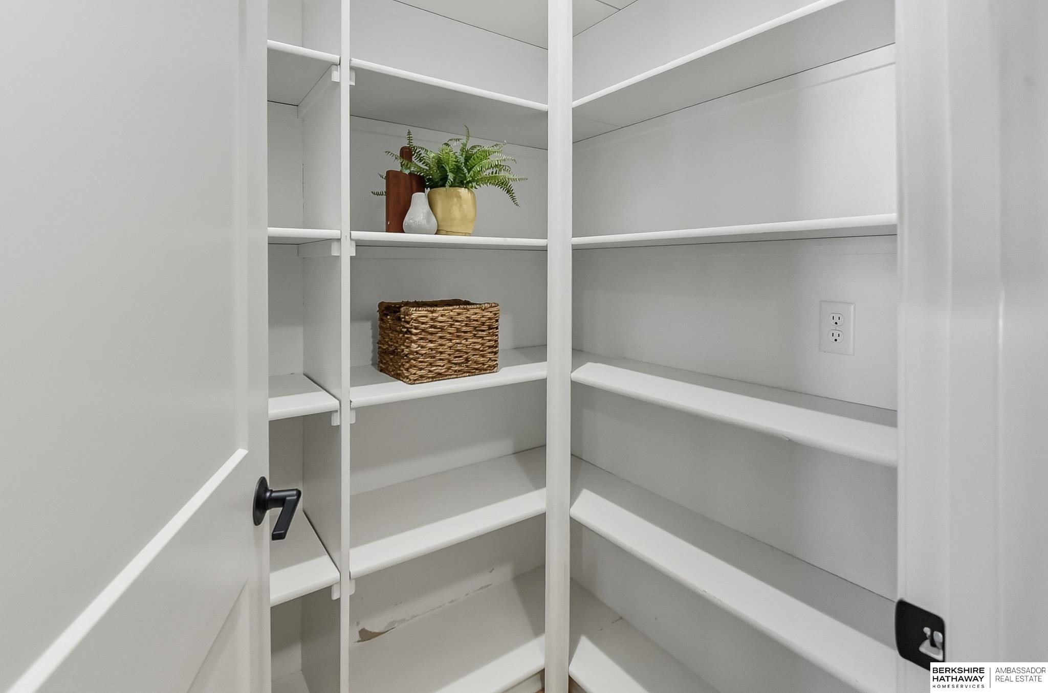 Papillion, Nebraska 68046, United States, 4 Bedrooms Bedrooms, ,3 BathroomsBathrooms,Residential,Active,222039