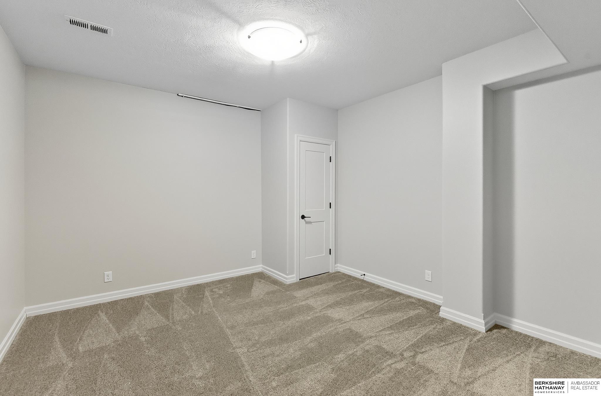 Papillion, Nebraska 68046, United States, 4 Bedrooms Bedrooms, ,3 BathroomsBathrooms,Residential,Active,222039