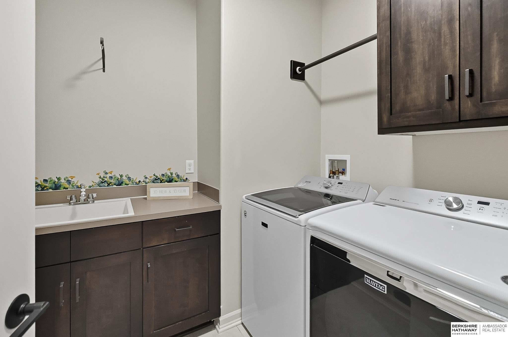 Papillion, Nebraska 68046, United States, 4 Bedrooms Bedrooms, ,3 BathroomsBathrooms,Residential,Active,222039