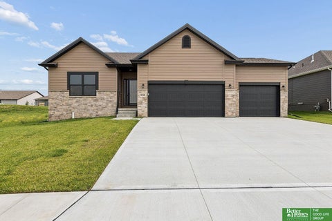 Photo of 4910 Pinehill Road, Bellevue, NE 68133 (MLS # 22617886)