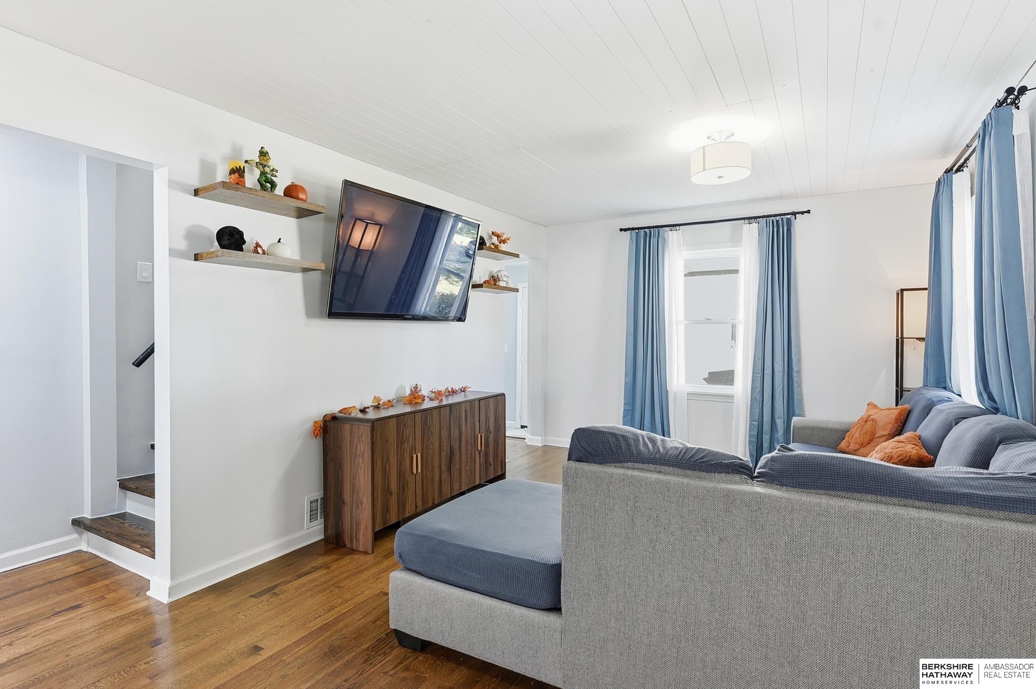 Bellevue, Nebraska 68005, United States, 3 Bedrooms Bedrooms, ,1 BathroomBathrooms,Residential,Active,233790