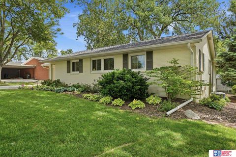 Photo of 1920 E Bermuda Drive, Lincoln, NE 68506 (MLS # 22614064)