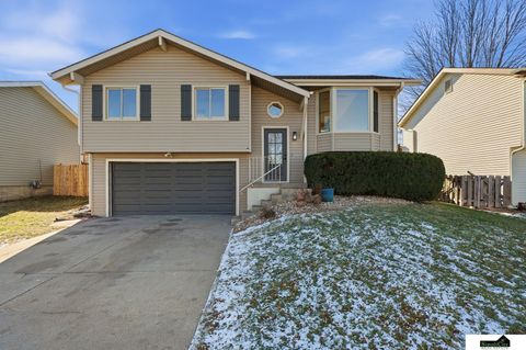 Photo of 2121 W Cove Court, Lincoln, NE 68522 (MLS # 22600286)