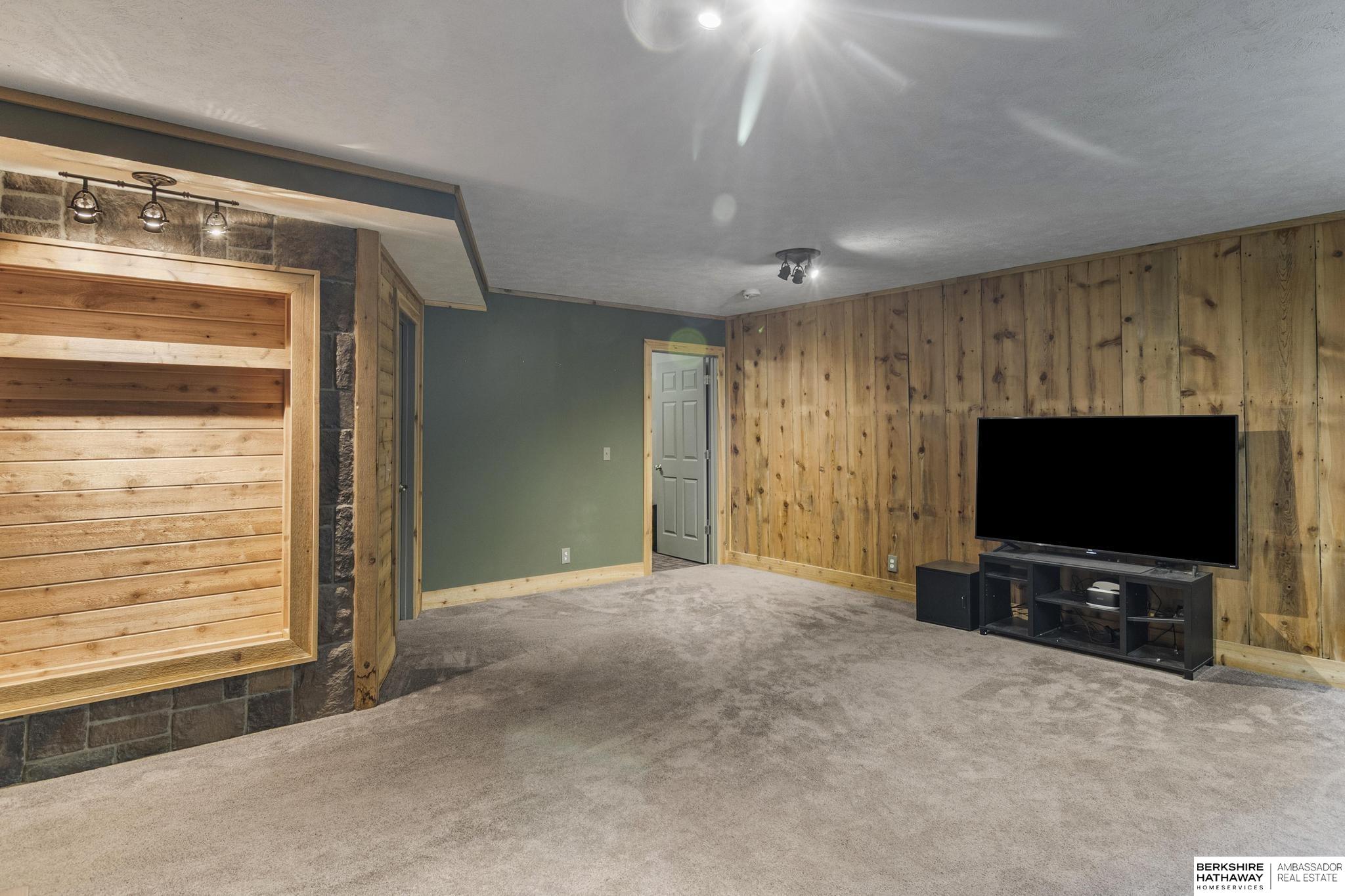 Omaha, Nebraska 68142, United States, 3 Bedrooms Bedrooms, ,2 BathroomsBathrooms,Residential,Active,225642