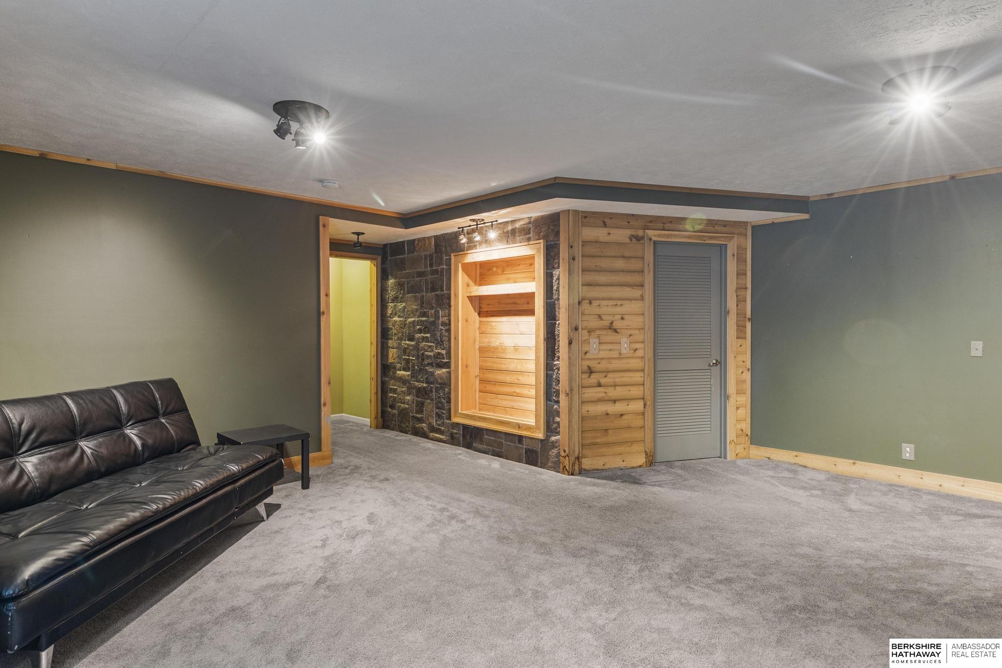 Omaha, Nebraska 68142, United States, 3 Bedrooms Bedrooms, ,2 BathroomsBathrooms,Residential,Active,225642