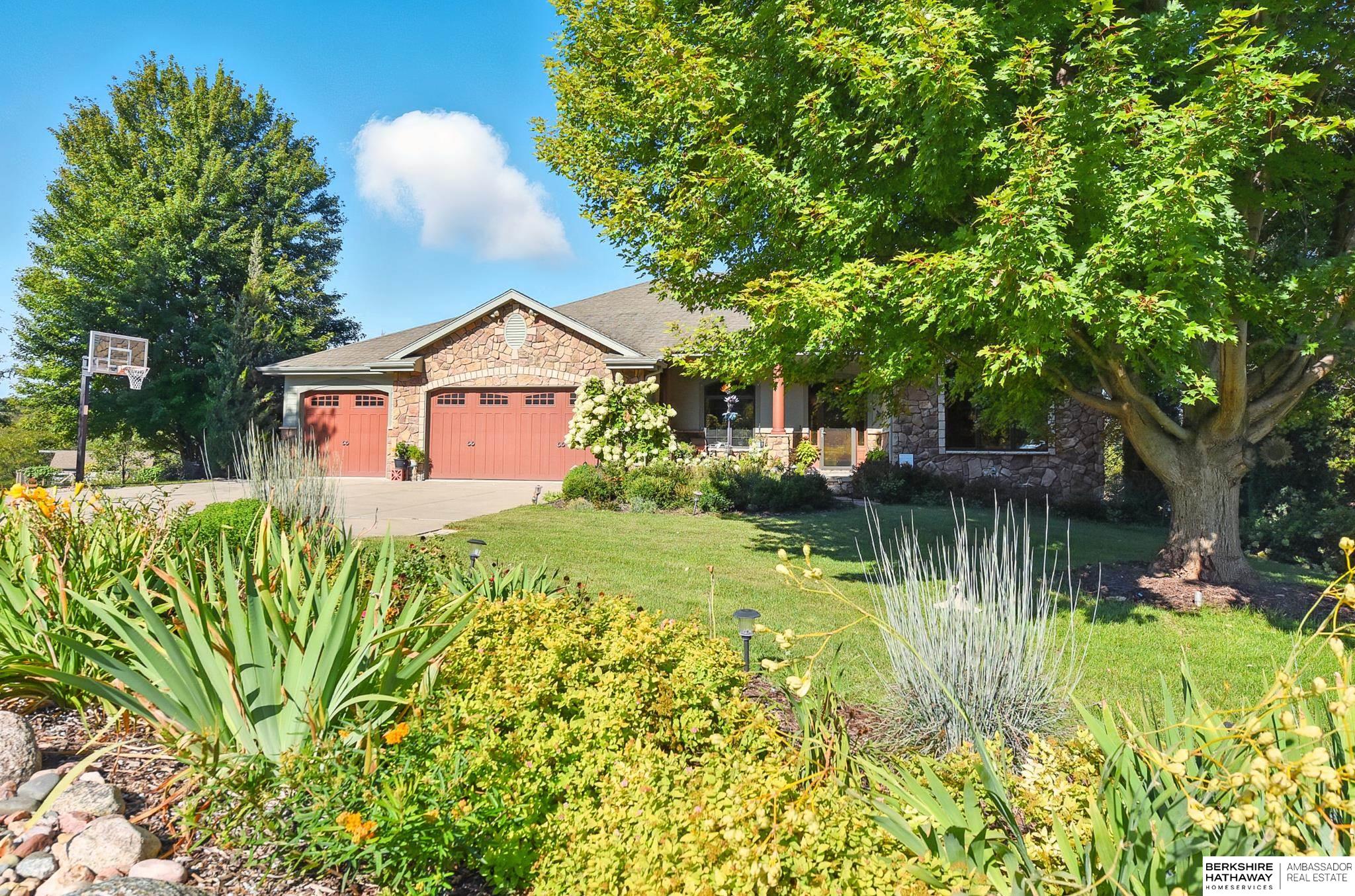 Louisville, Nebraska 68037, United States, 3 Bedrooms Bedrooms, ,3 BathroomsBathrooms,Residential,Active,198590