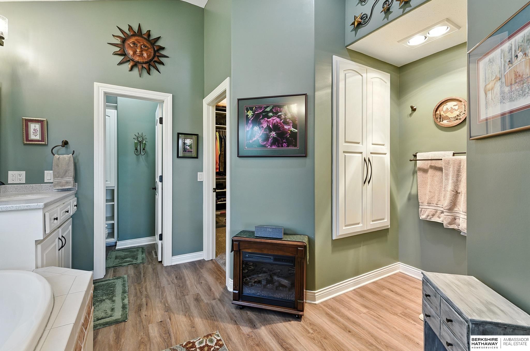 Louisville, Nebraska 68037, United States, 3 Bedrooms Bedrooms, ,3 BathroomsBathrooms,Residential,Active,198590