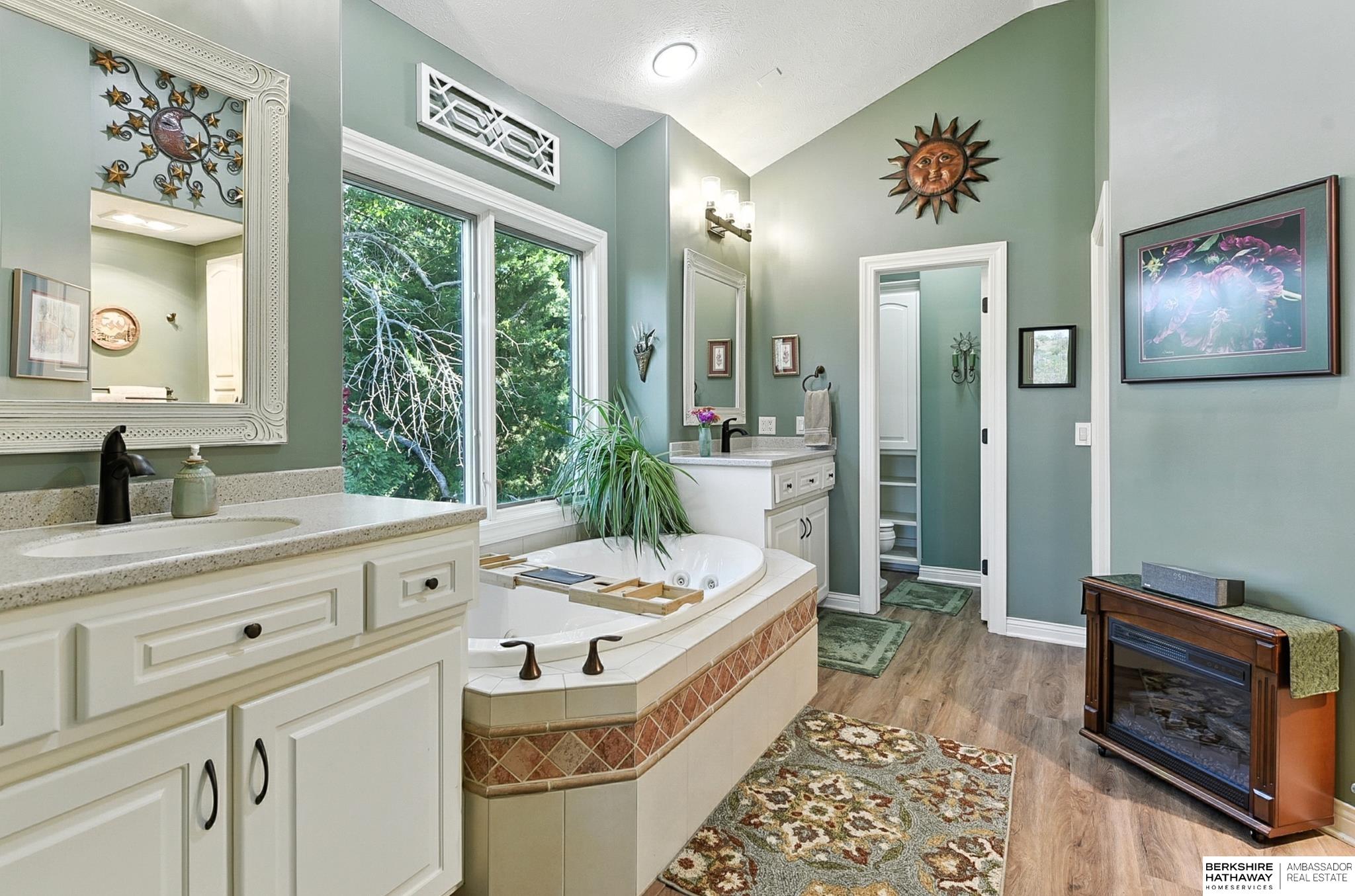 Louisville, Nebraska 68037, United States, 3 Bedrooms Bedrooms, ,3 BathroomsBathrooms,Residential,Active,198590