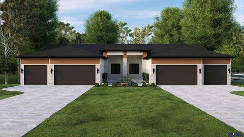 Photo of 840 Luna Lane, Lincoln, NE 68520 (MLS # 22613677)