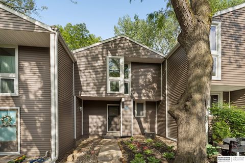 Photo of 10836 Seward Street, Omaha, NE 68154 (MLS # 22612846)