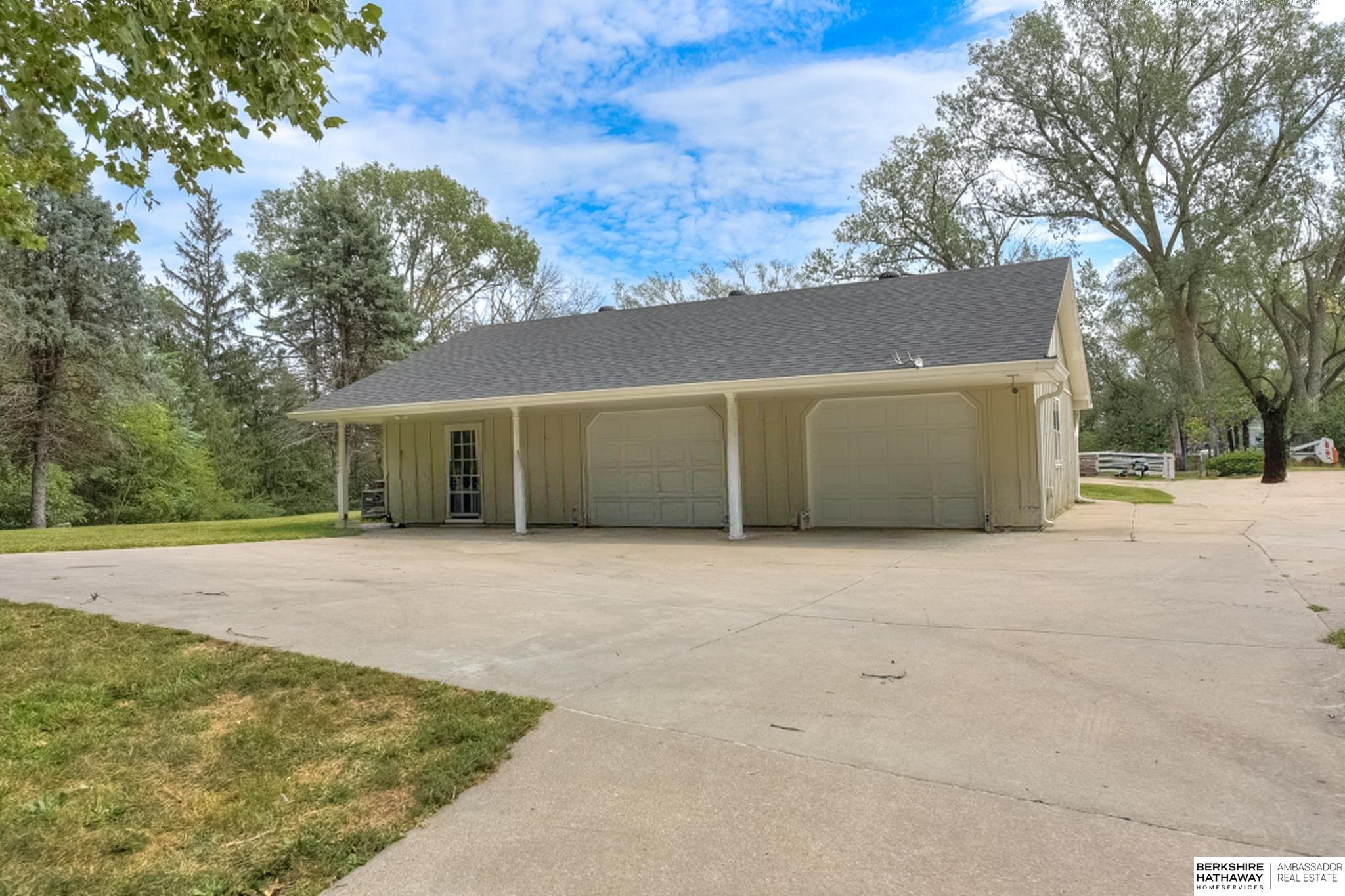 Council Bluffs, Iowa 51503, United States, 3 Bedrooms Bedrooms, ,3 BathroomsBathrooms,Residential,Active,44277