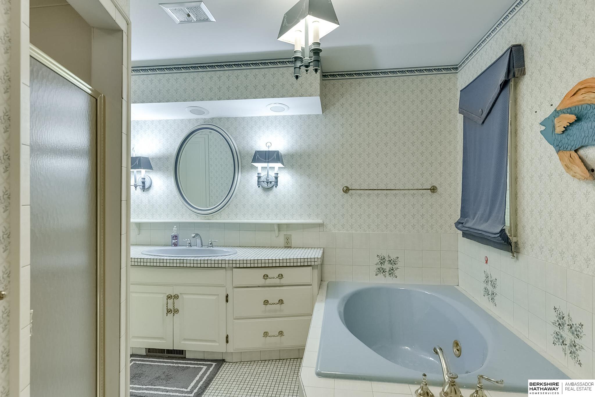 Council Bluffs, Iowa 51503, United States, 3 Bedrooms Bedrooms, ,3 BathroomsBathrooms,Residential,Active,44277