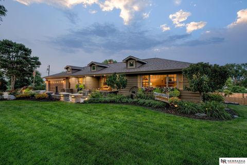 Photo of 6201 N 132nd Street, Omaha, NE 68164 (MLS # 22522191)