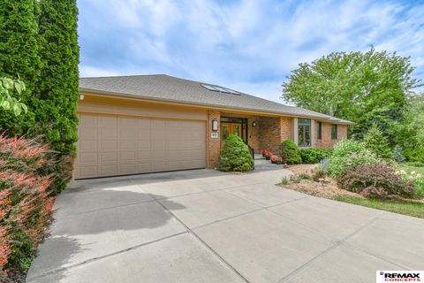 Photo of 4845 Old Creek Road, Lincoln, NE 68516 (MLS # 22613349)