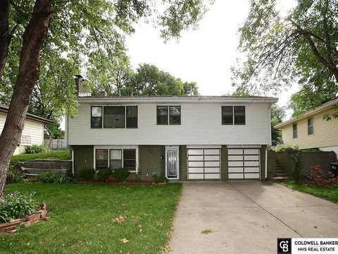 Photo of 1817 N 78Th Street, Omaha, NE 68114 (MLS # 22529643)