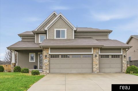 Photo of 5720 S 165 Street, Omaha, NE 68135 (MLS # 22608704)
