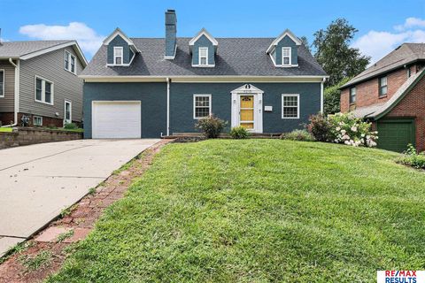 Photo of 4215 Woolworth Avenue, Omaha, NE 68105 (MLS # 22535098)