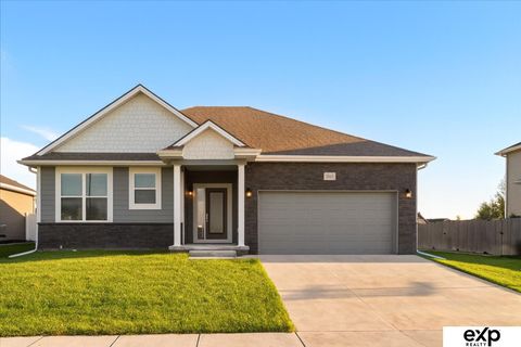 Photo of 835 Haggard Street, Lincoln, NE 68521 (MLS # 22602413)