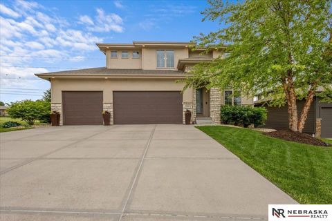 Photo of 19655 Farnam Street, Omaha, NE 68022 (MLS # 22614200)