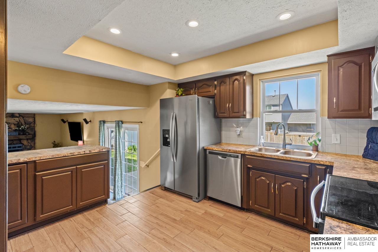 Omaha, Nebraska 68137, United States, 3 Bedrooms Bedrooms, ,2 BathroomsBathrooms,Residential,Pending,121275