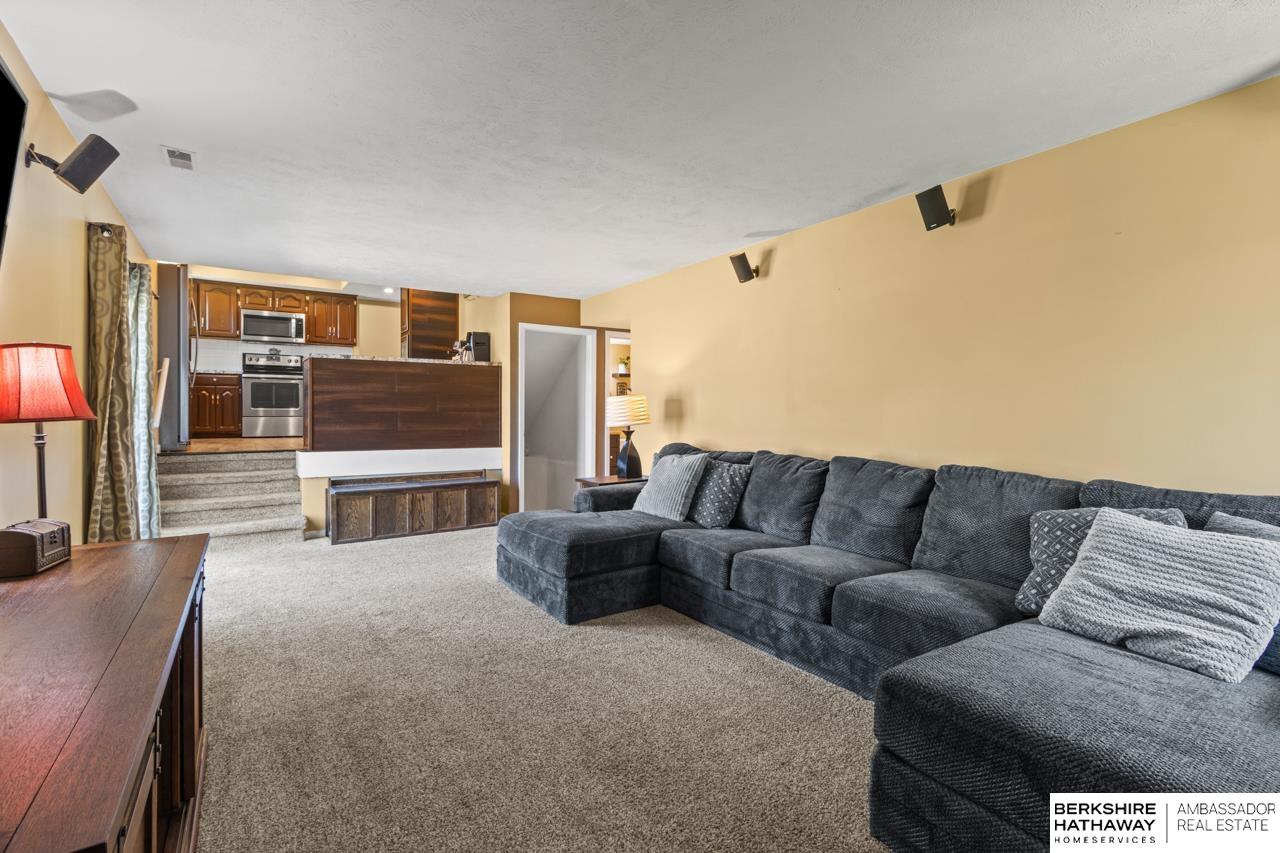 Omaha, Nebraska 68137, United States, 3 Bedrooms Bedrooms, ,2 BathroomsBathrooms,Residential,Pending,121275