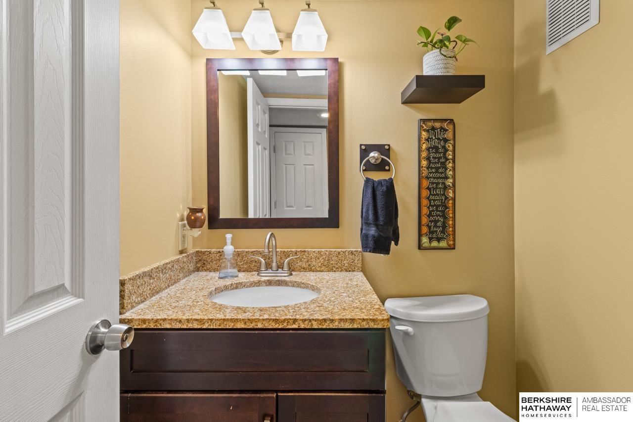 Omaha, Nebraska 68137, United States, 3 Bedrooms Bedrooms, ,2 BathroomsBathrooms,Residential,Pending,121275