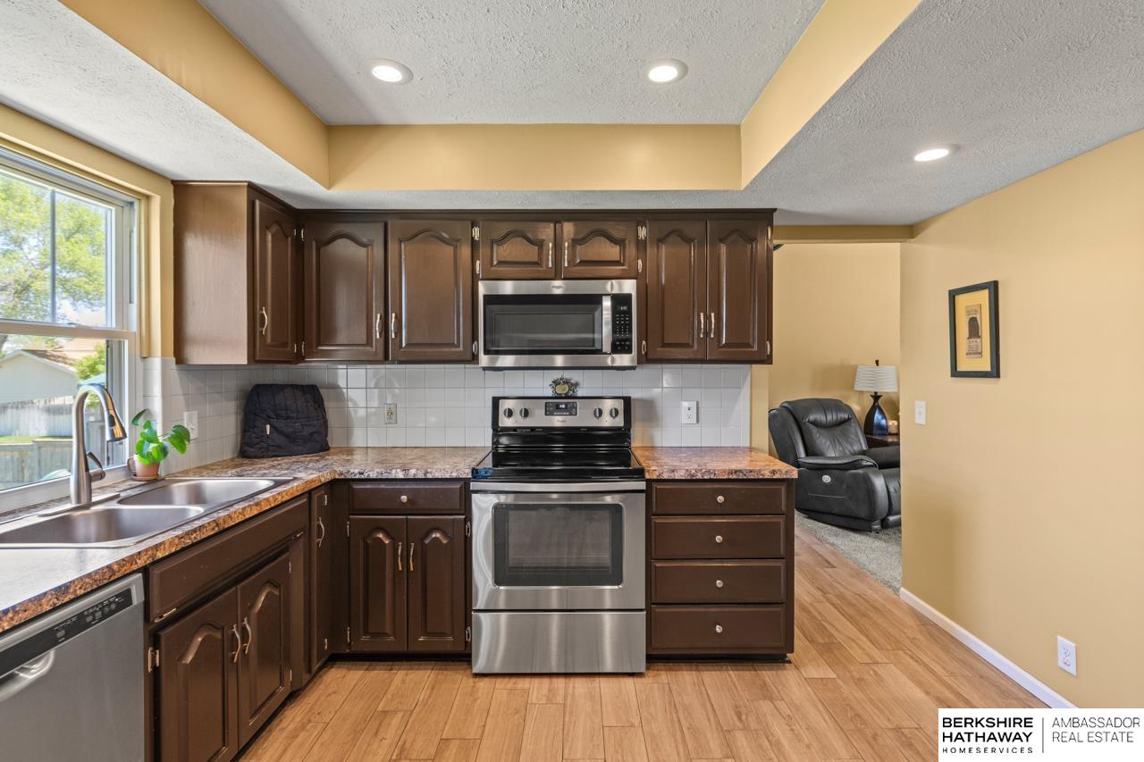 Omaha, Nebraska 68137, United States, 3 Bedrooms Bedrooms, ,2 BathroomsBathrooms,Residential,Pending,121275