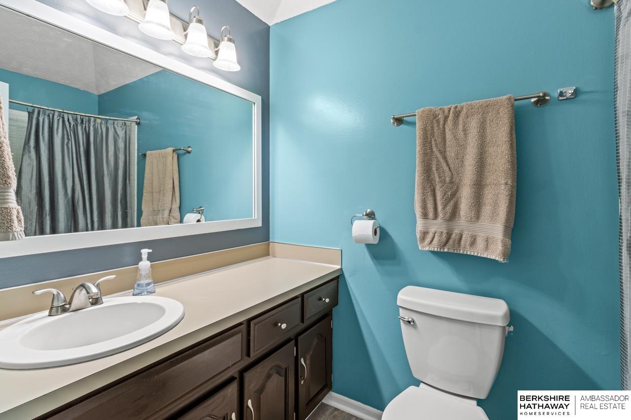 Omaha, Nebraska 68137, United States, 3 Bedrooms Bedrooms, ,2 BathroomsBathrooms,Residential,Pending,121275