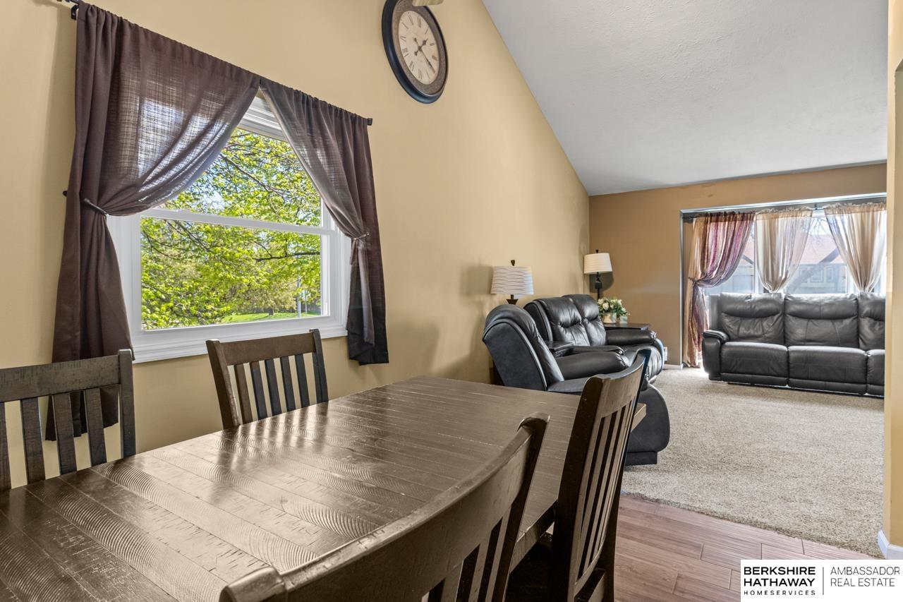 Omaha, Nebraska 68137, United States, 3 Bedrooms Bedrooms, ,2 BathroomsBathrooms,Residential,Pending,121275