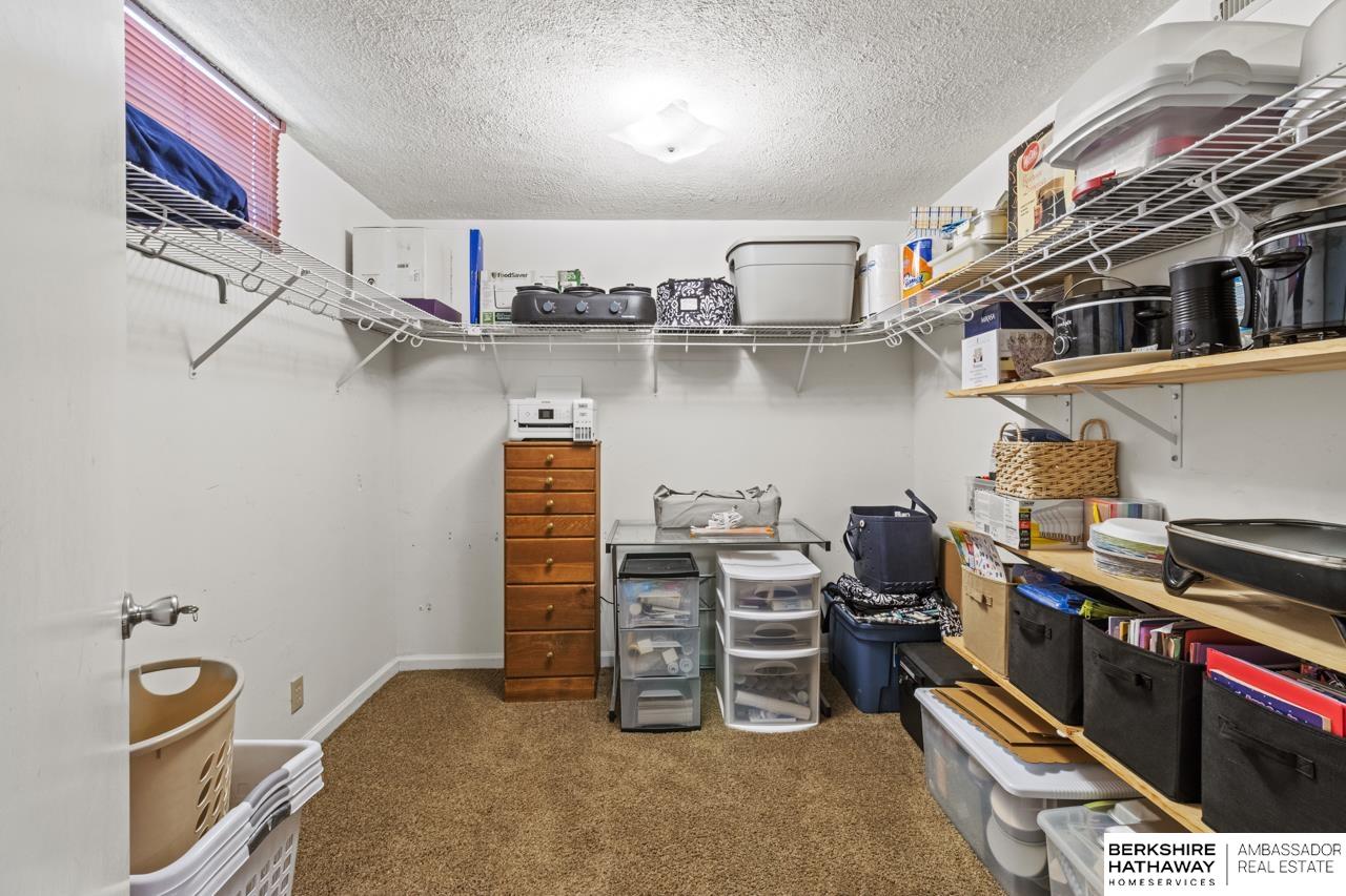 Omaha, Nebraska 68137, United States, 3 Bedrooms Bedrooms, ,2 BathroomsBathrooms,Residential,Pending,121275