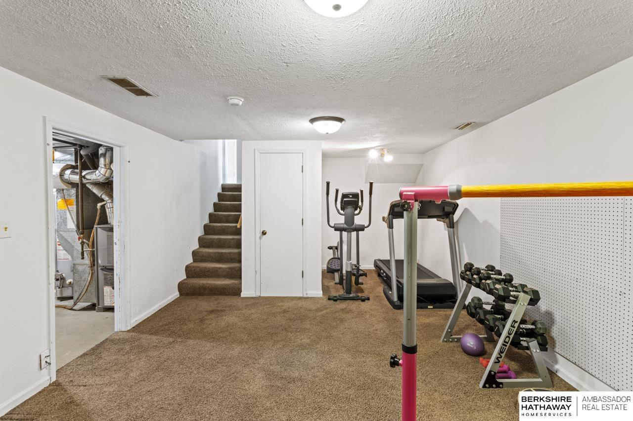 Omaha, Nebraska 68137, United States, 3 Bedrooms Bedrooms, ,2 BathroomsBathrooms,Residential,Pending,121275