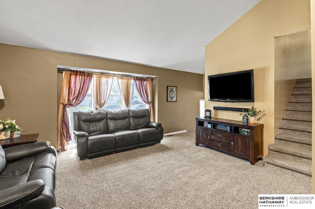 Omaha, Nebraska 68137, United States, 3 Bedrooms Bedrooms, ,2 BathroomsBathrooms,Residential,Pending,121275