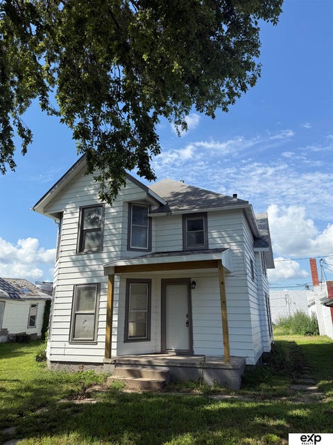 Photo of 803 Fifth Avenue, Shenandoah, IA 51601 (MLS # 22622033)