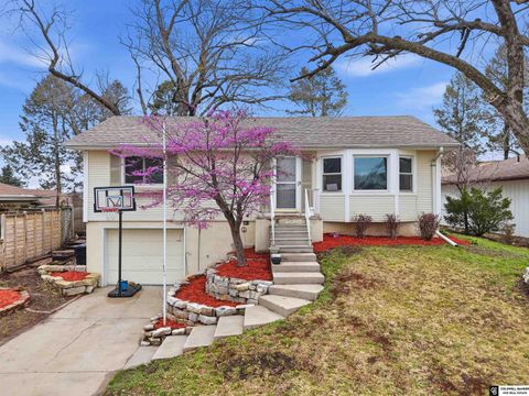 Photo of 1140 Starview Lane, Lincoln, NE 68512 (MLS # 22608912)