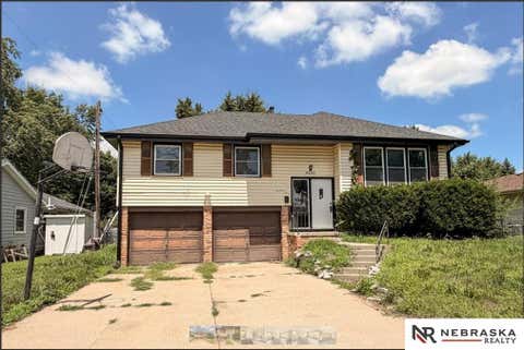 Photo of 5508 Grand Avenue, Omaha, NE 68104 (MLS # 22619828)