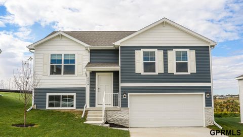 Photo of 16518 Clay Street, Omaha, NE 68007 (MLS # 22612046)
