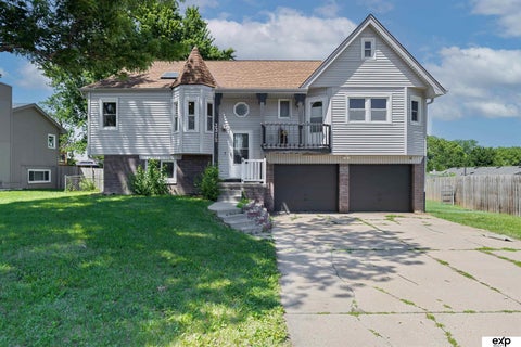Photo of 3312 Henery Road, Bellevue, NE 68123 (MLS # 22616630)