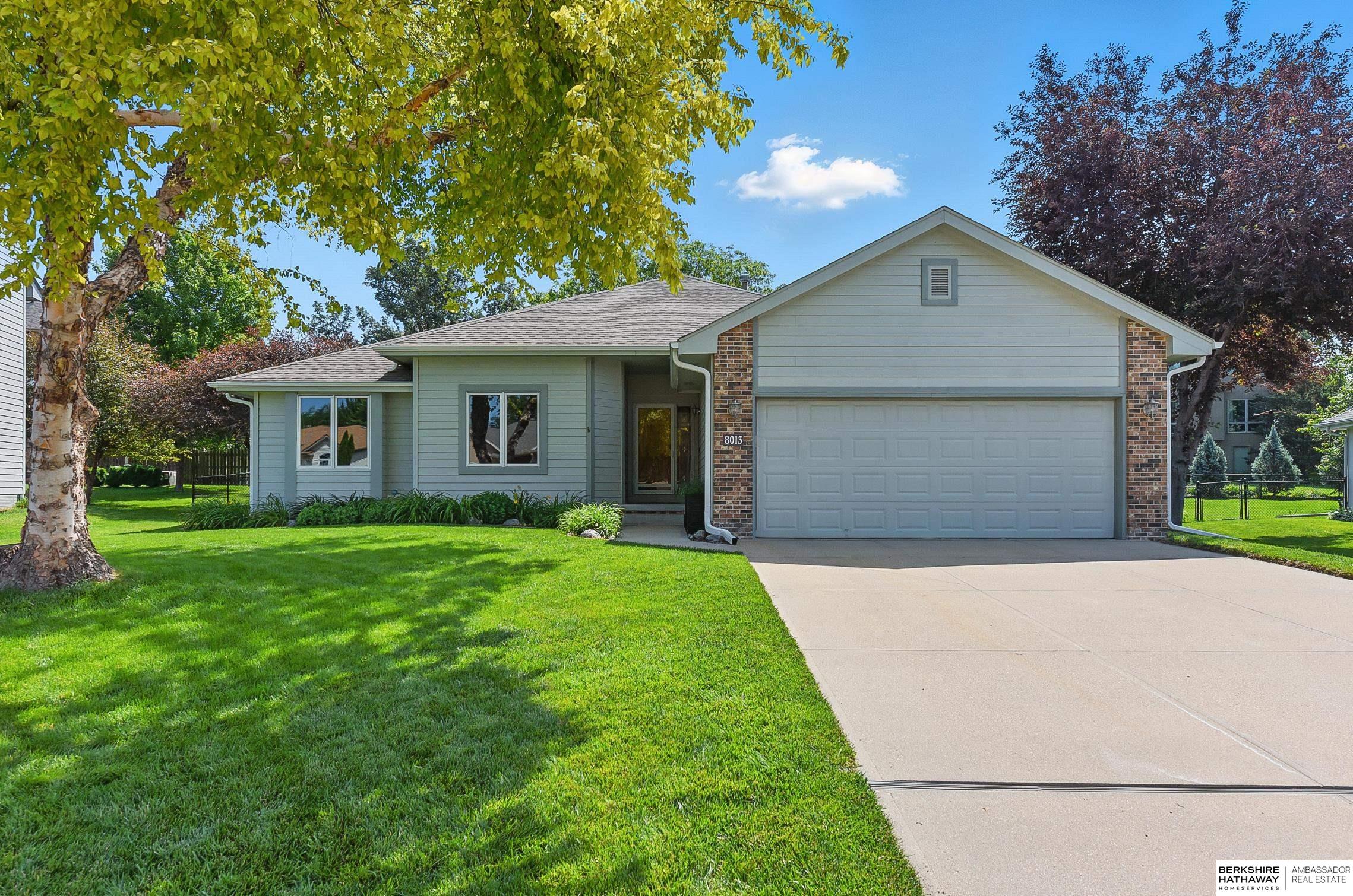 La Vista, Nebraska 68128, United States, 3 Bedrooms Bedrooms, ,2 BathroomsBathrooms,Residential,Pending,157355