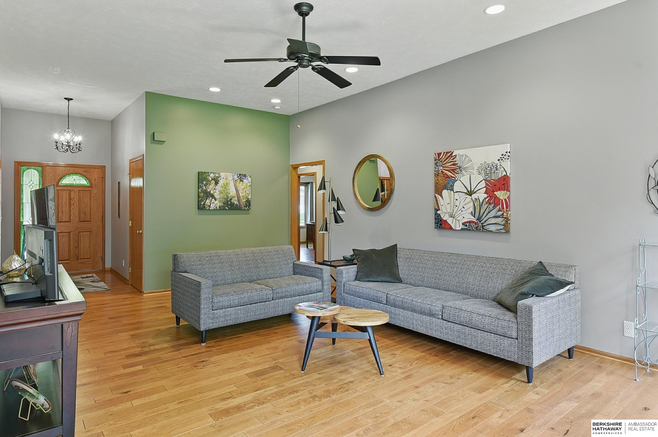 La Vista, Nebraska 68128, United States, 3 Bedrooms Bedrooms, ,2 BathroomsBathrooms,Residential,Pending,157355