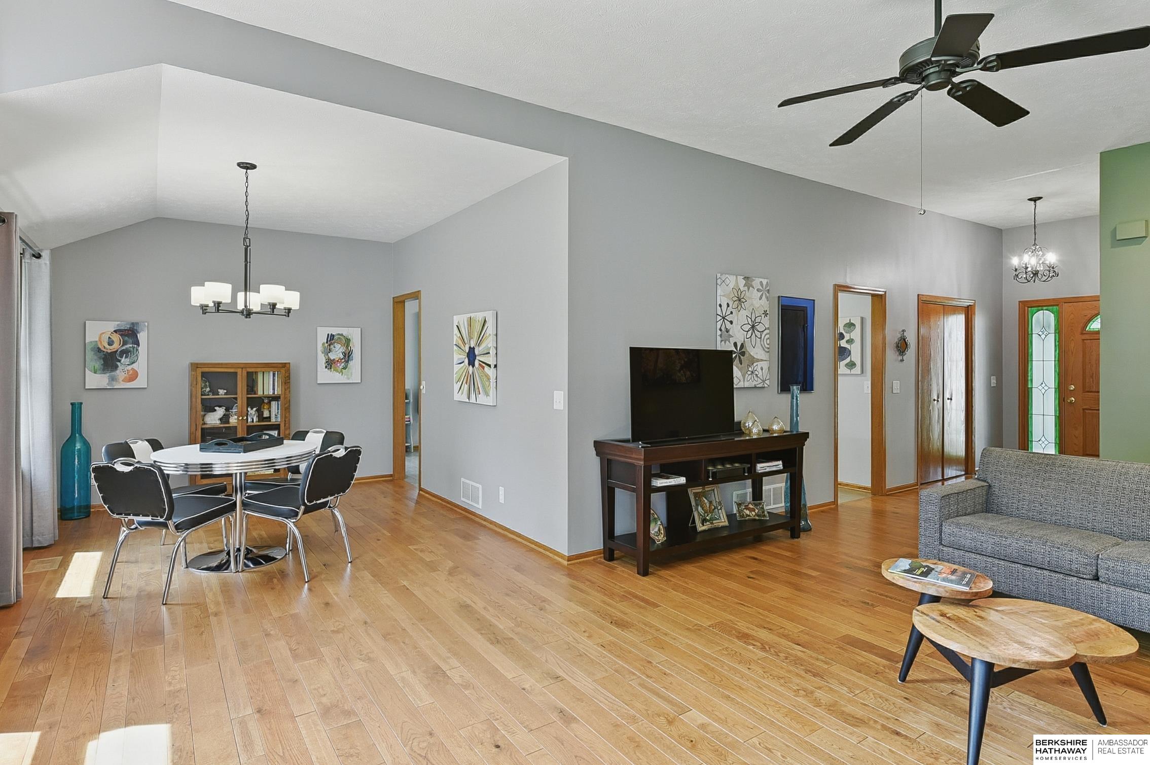 La Vista, Nebraska 68128, United States, 3 Bedrooms Bedrooms, ,2 BathroomsBathrooms,Residential,Pending,157355