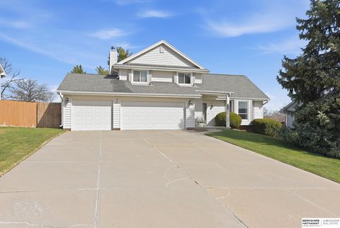 Photo of 15072 Dayton Street, Omaha, NE 68137 (MLS # 22607131)