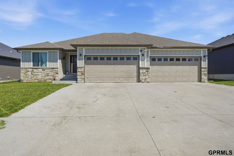 Photo of 512 Waterside Way, Lincoln, NE 68527 (MLS # 22611329)