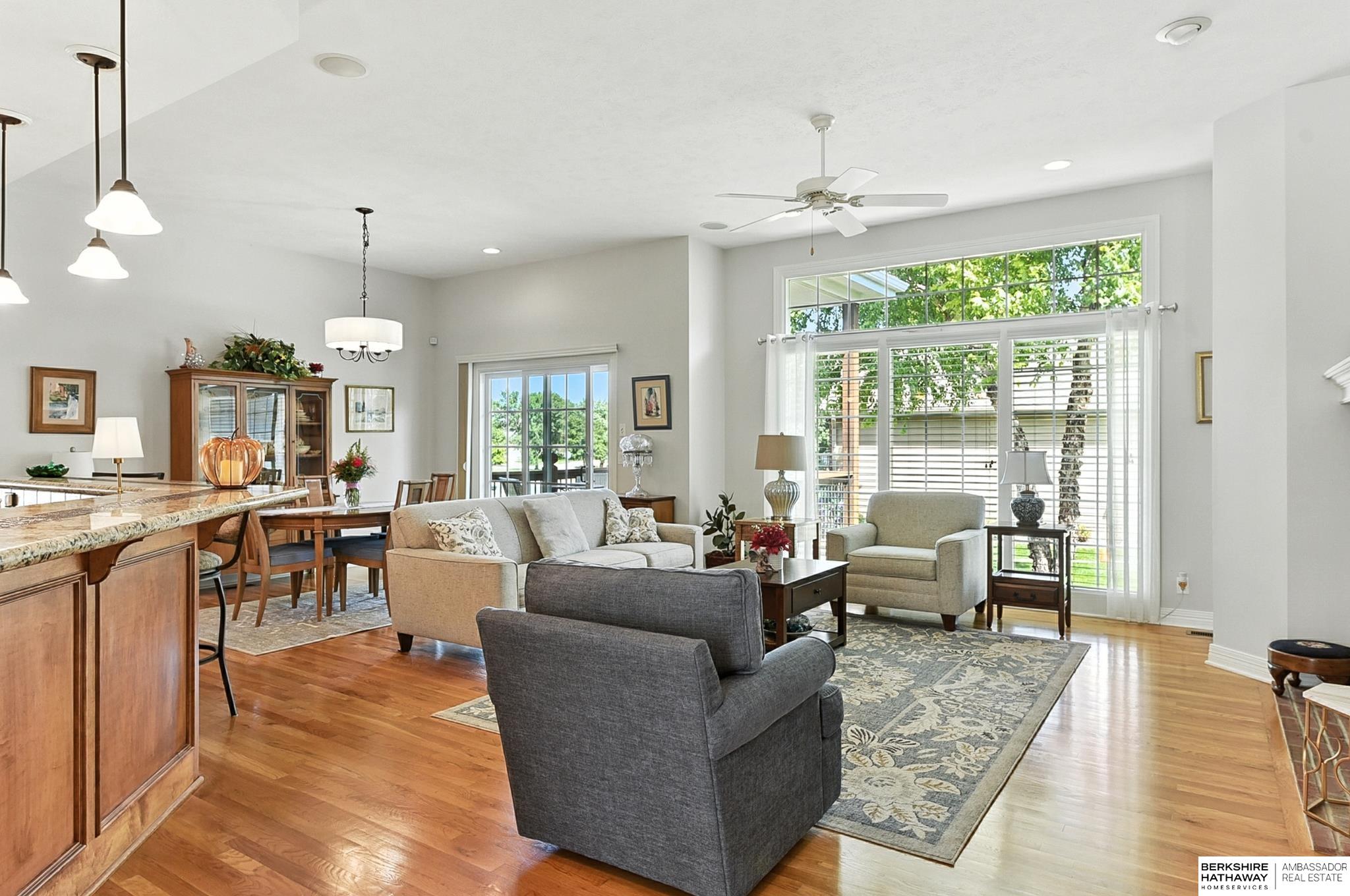 Omaha, Nebraska 68135, United States, 4 Bedrooms Bedrooms, ,3 BathroomsBathrooms,Residential,Pending,200860