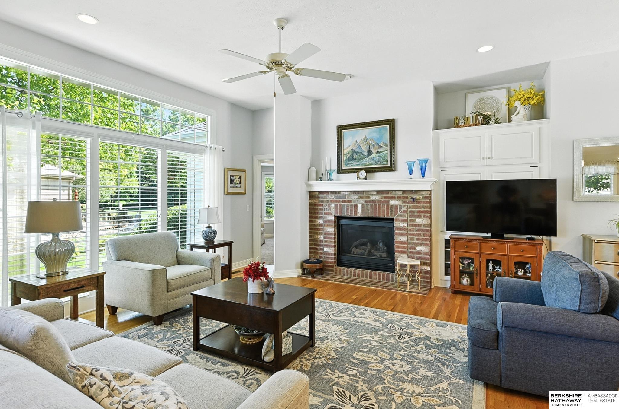 Omaha, Nebraska 68135, United States, 4 Bedrooms Bedrooms, ,3 BathroomsBathrooms,Residential,Pending,200860