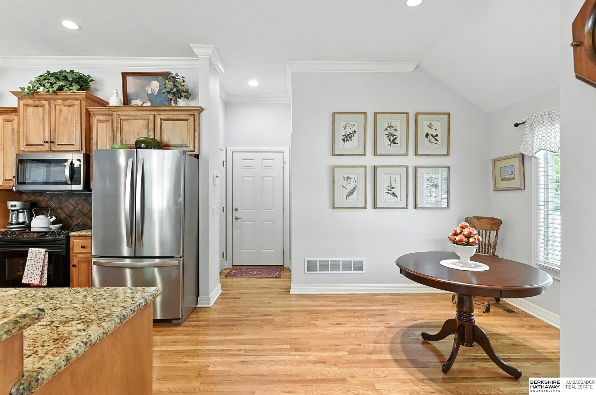 Omaha, Nebraska 68135, United States, 4 Bedrooms Bedrooms, ,3 BathroomsBathrooms,Residential,Pending,200860